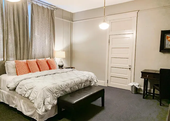 Premium Hotels Near Magnolia Market