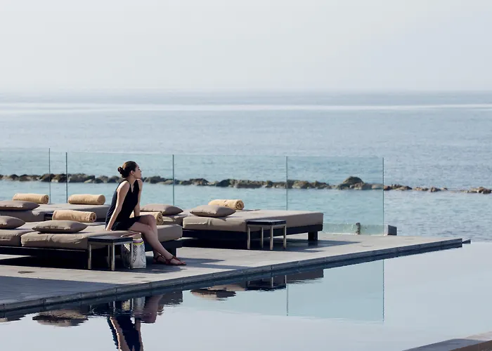 Top Luxury Hotels in Paphos for Opulent Stays