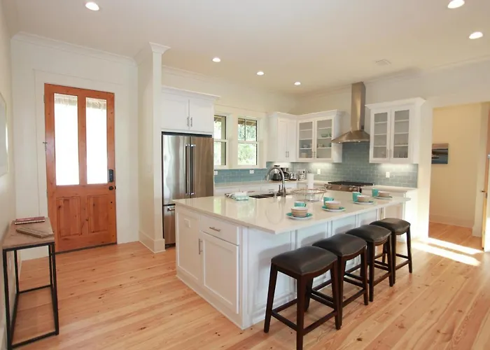 Top Hotels in Lillian, Alabama