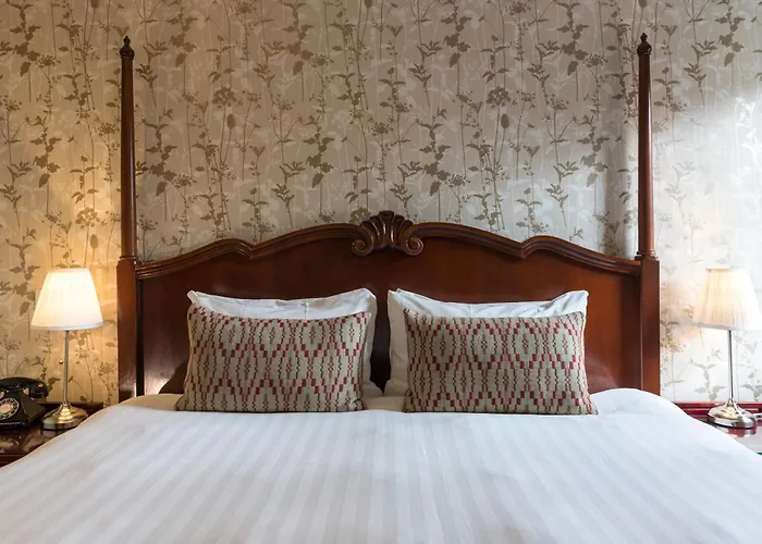 Top Hotels in Lymington's Vibrant Town Centre