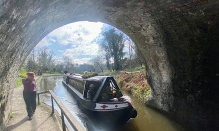 A canal walk to a great pub: the Aqueduct Inn, Llangollen, Wales | Travel