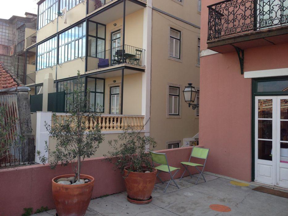 terraza this is lisbon hostel nuestro hostel en lisboa